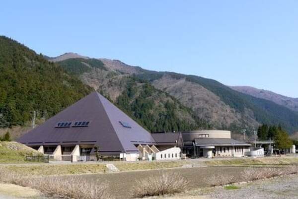 根尾谷地震断層観察館の写真