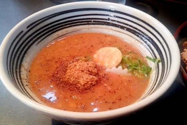 仁麺魚のスープの写真