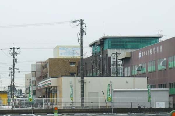 セブンイレブン岐南町徳田店の写真