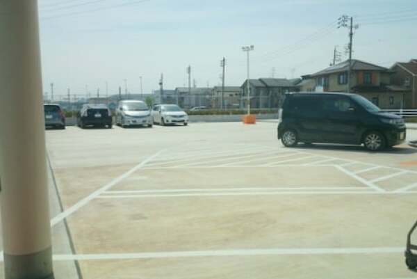 バロー伝法寺店の駐車場の写真