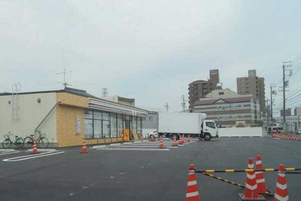 セブンイレブン岐阜早田東町６丁目店の駐車場の写真