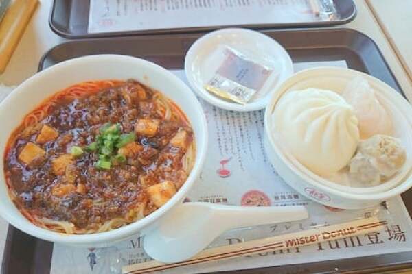 麻婆豆腐麺点心セットの写真