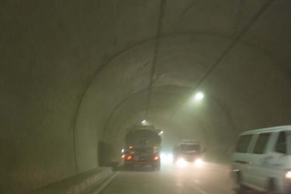 小島山トンネル内の様子の写真
