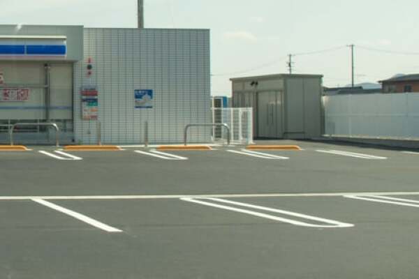 ローソン岐阜福富店の駐車場の写真