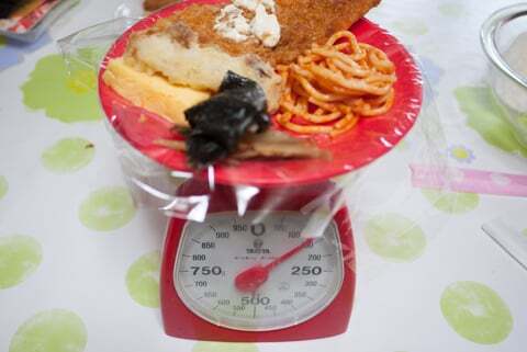 カネスエさんのお弁当の重量の写真