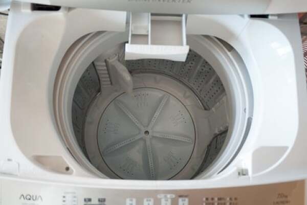 AQUAの洗濯機の中身の写真