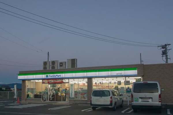ファミリーマート羽島平方店の写真