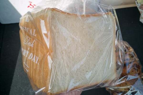 アンティークの食パンの写真