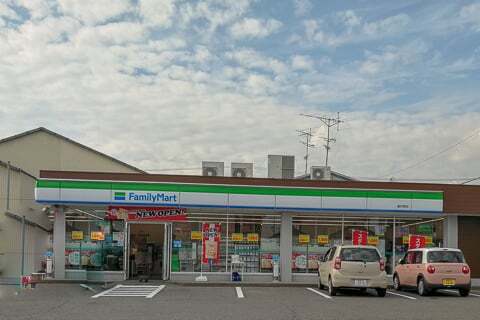 ファミリーマート垂井東店の写真