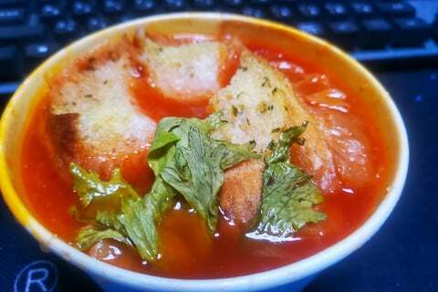 トマトとセロリのスープの写真