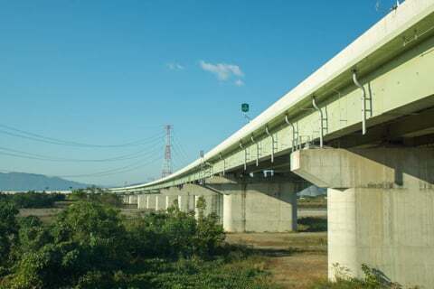 揖斐川と東海環状自動車道の写真