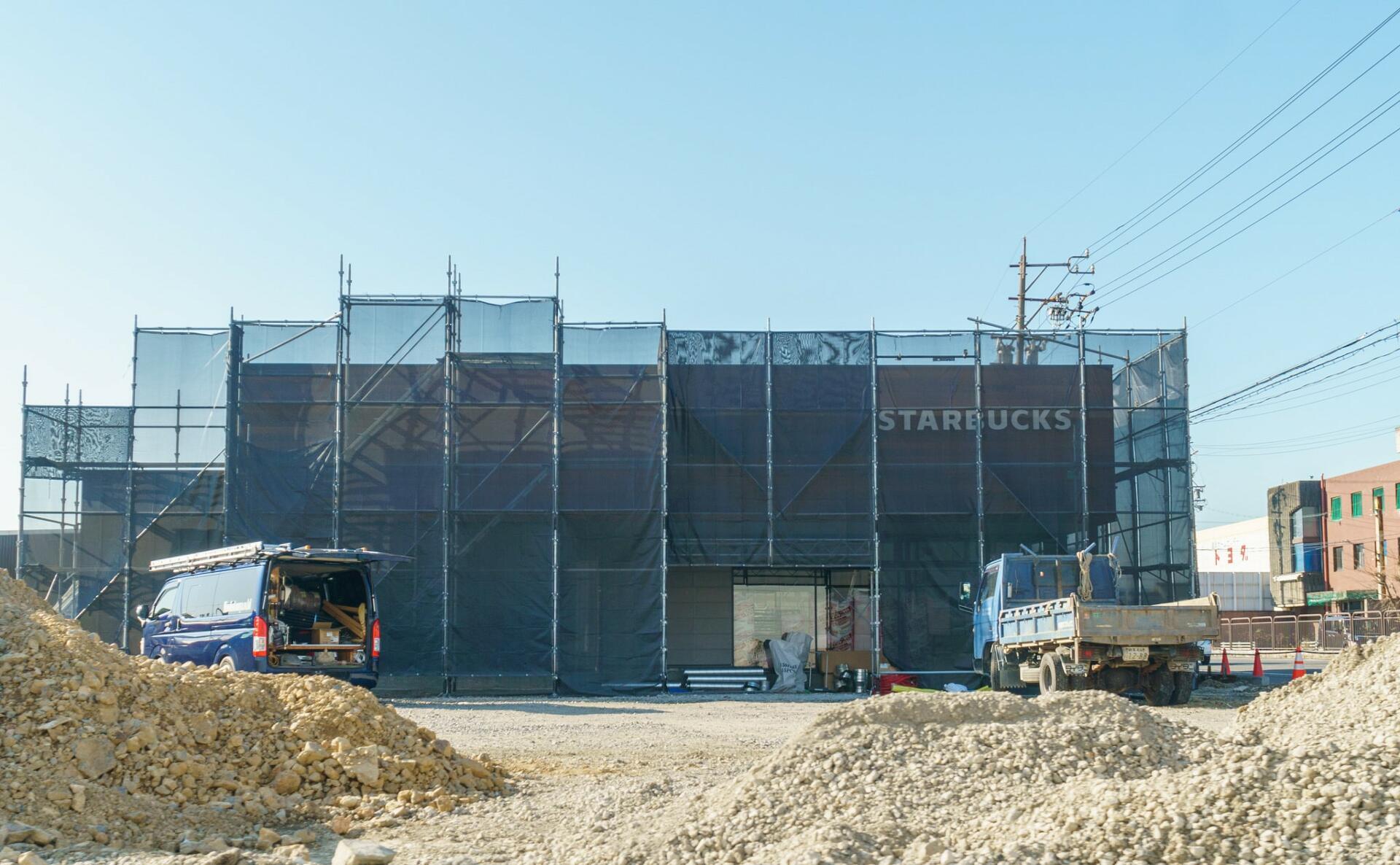 スターバックス コーヒー大垣島里店（仮）は今月で完成！建物が見えてきました