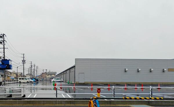 ヤマダデンキ岐阜北方店の駐車場の写真