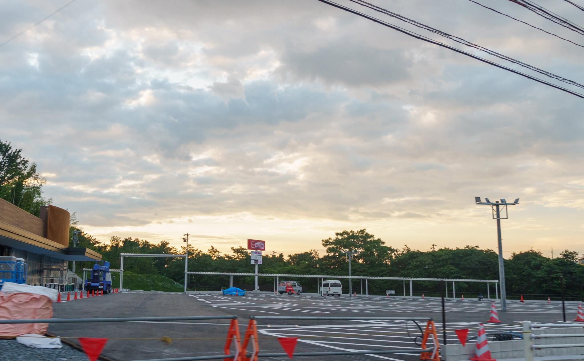 マックスバリュ大府横根店の駐車場の写真