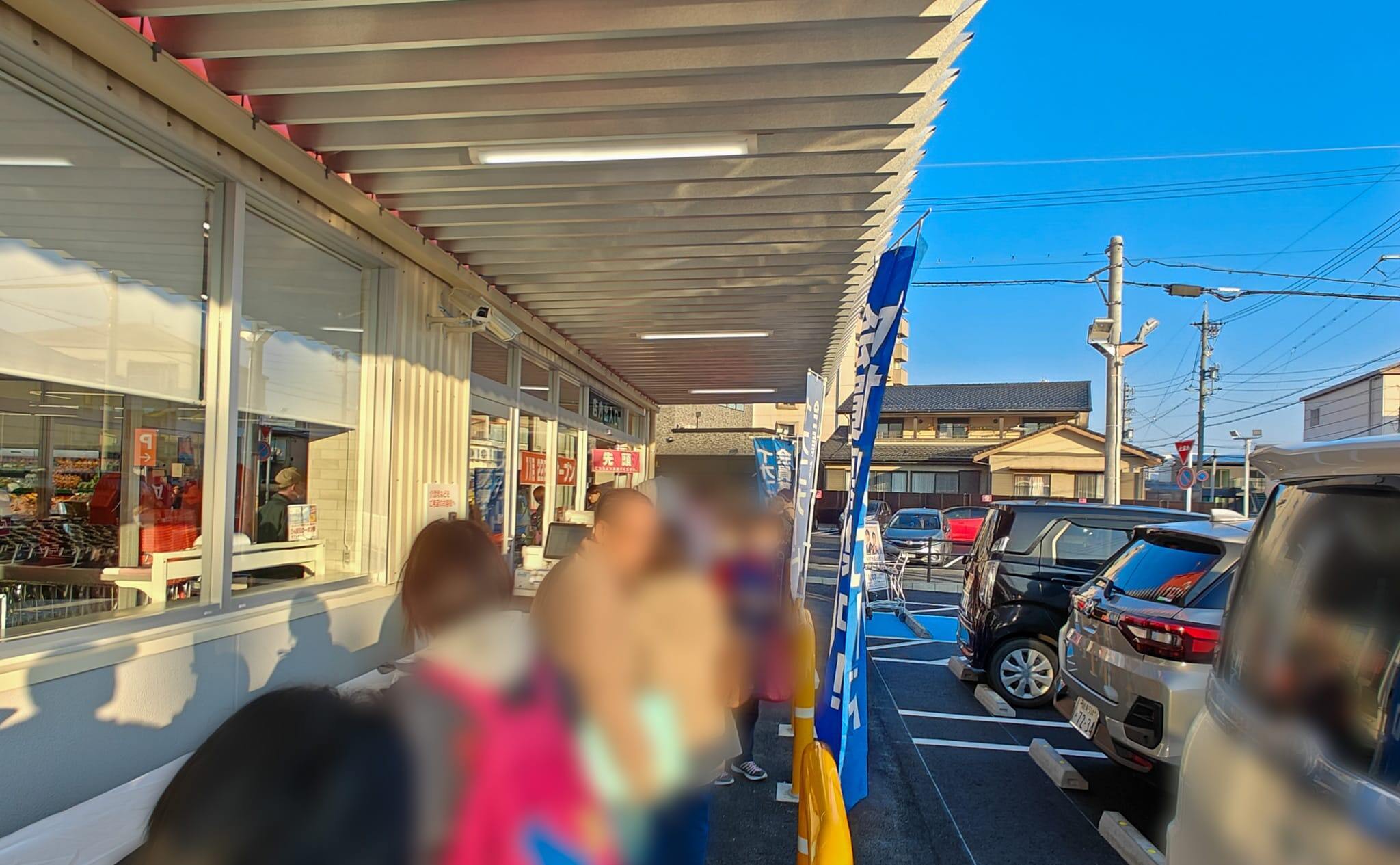 ザ・ビッグエクスプレス岐阜早田店の行列の写真