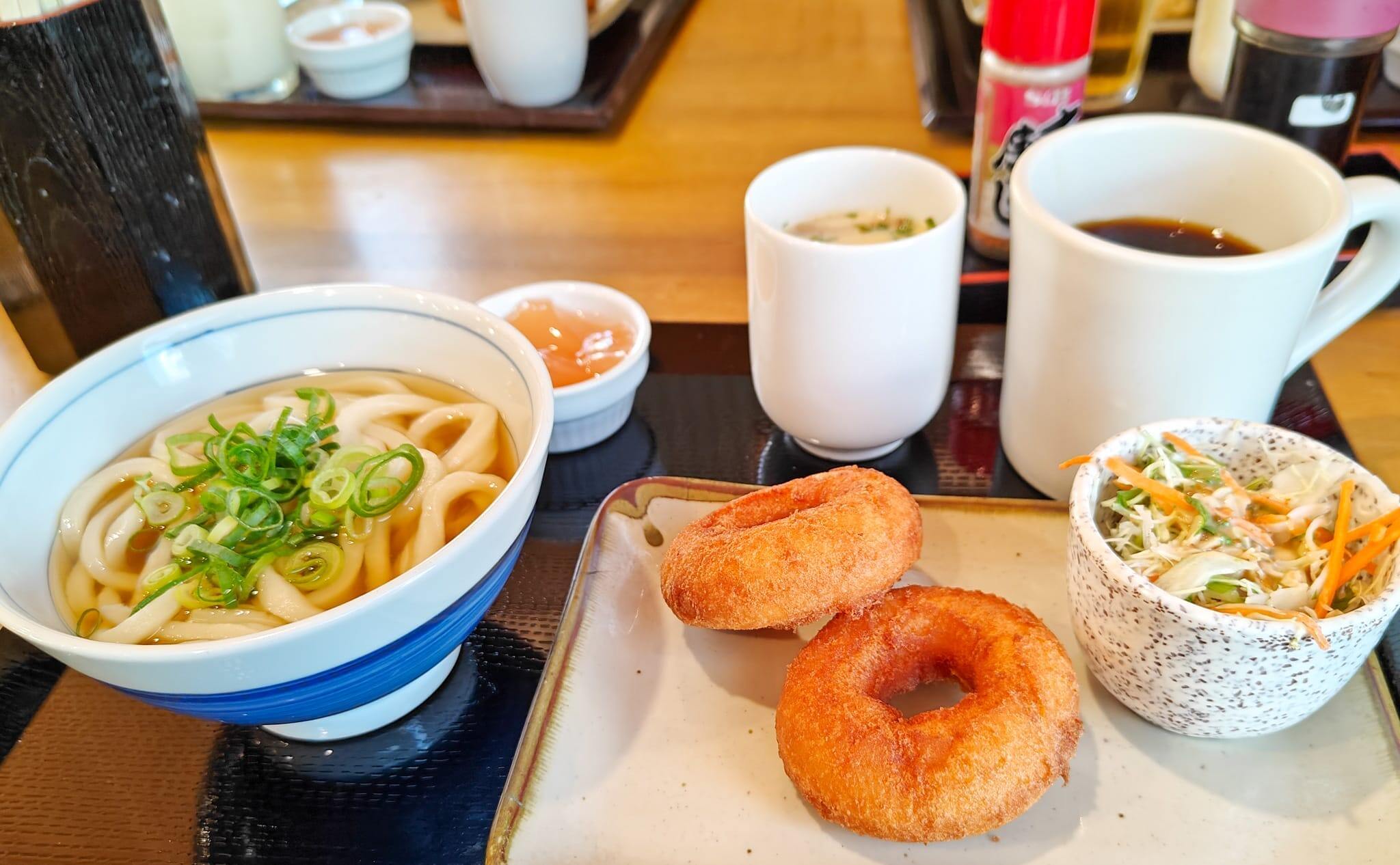 岐阜のモーニングはバグってる！讃岐うどん小塚屋が始めたドーナツモーニングが大人気