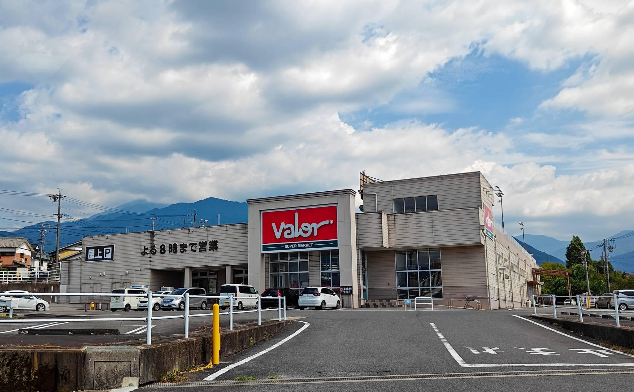 すぐ近くにはバロー中津川店の様子