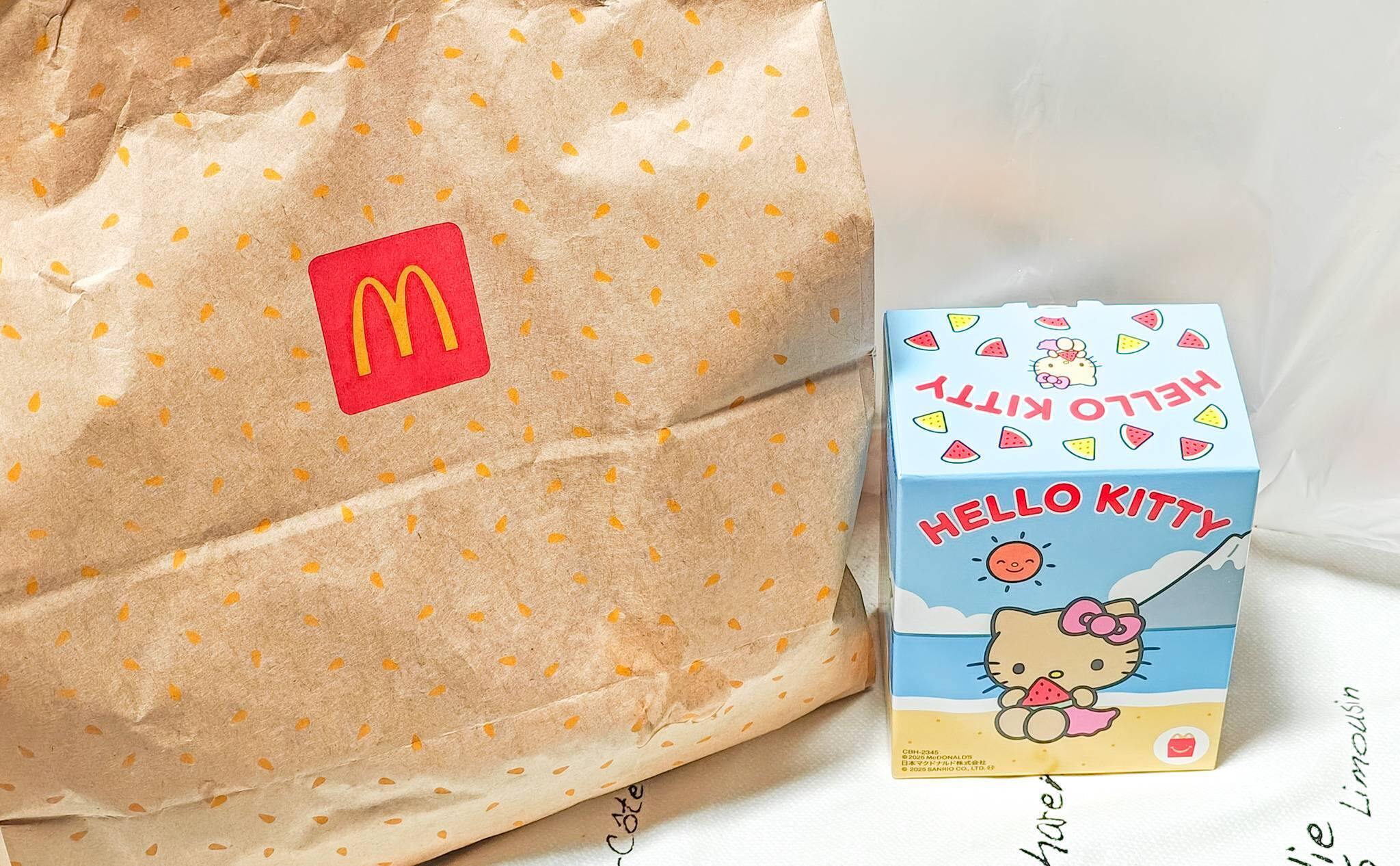マクドナルドの紙袋（2025年7月撮影）