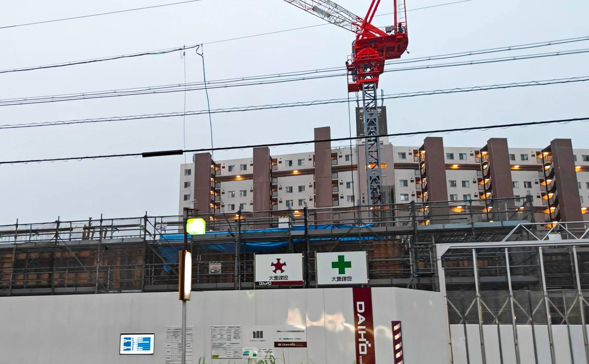 レーベン名古屋御器所（仮称）1階に西友出店予定のマンション建設中の外観（2025年7月撮影）