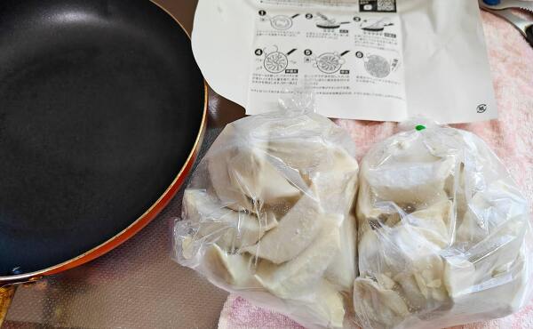 浜太郎餃子を実際に調理する準備(2025年7月撮影)
