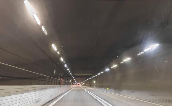 関門トンネルの入口(福岡県・門司側)(2025年8月撮影)
