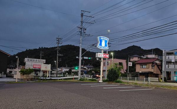 ローソンのポールサイン(2025年8月撮影)