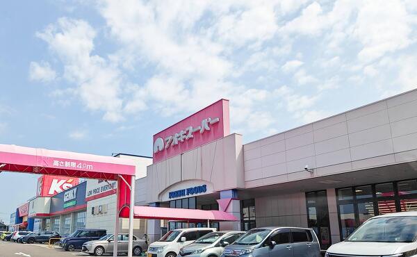 「9月29日(日)をもちまして閉店させていただきます」という貼り紙があるアオキスーパーニッケタウン稲沢店の正面入口(2025年8月撮影)