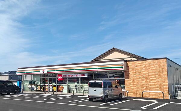 セブンイレブン岐阜芥見長山店店舗外観(2025年8月撮影)