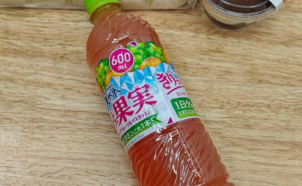 セブンイレブンのキャンペーンでもらったジュースのドリンク(2025年9月撮影)