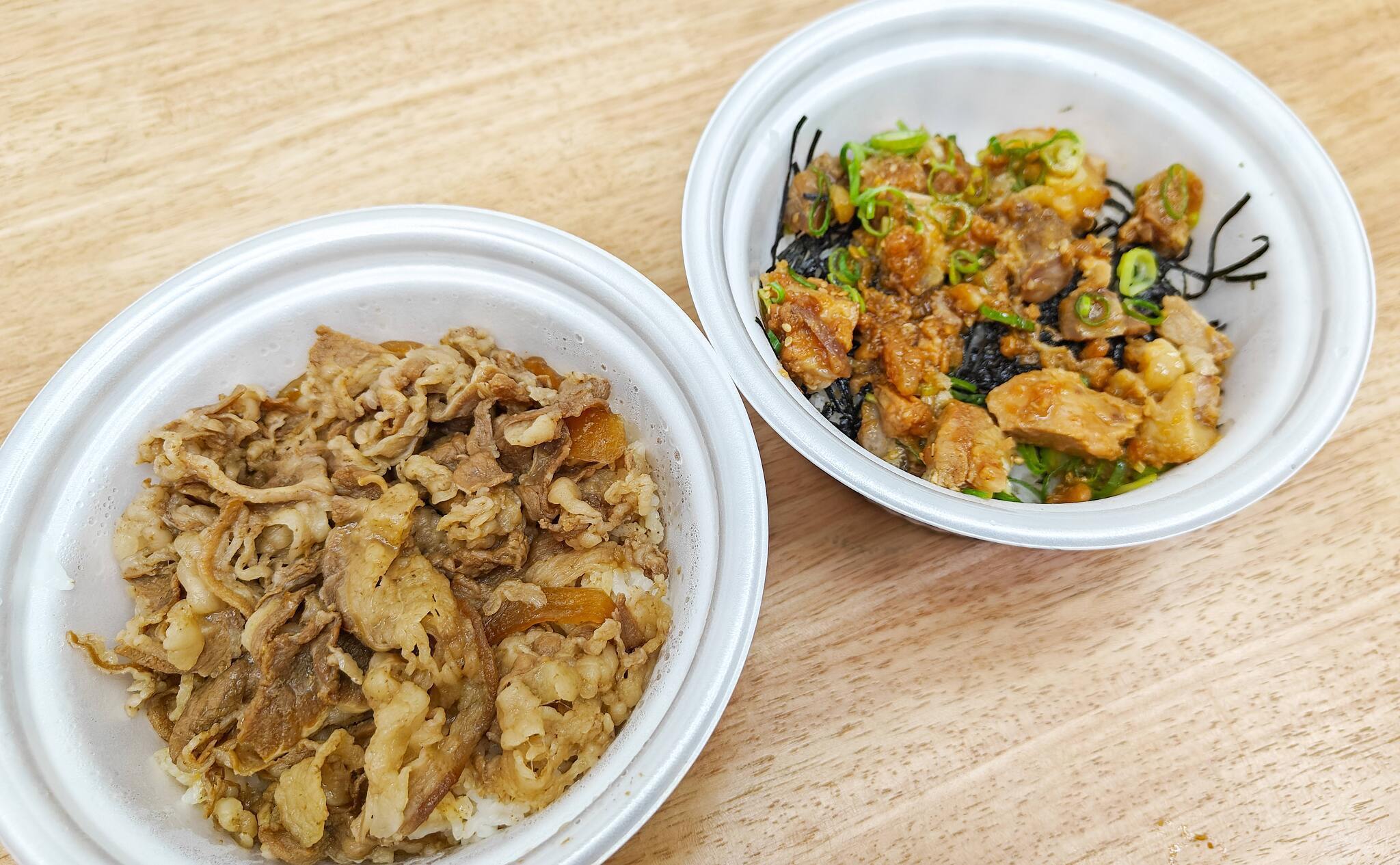 松屋の牛飯とごろごろチャーシュー丼（2025年9月撮影）