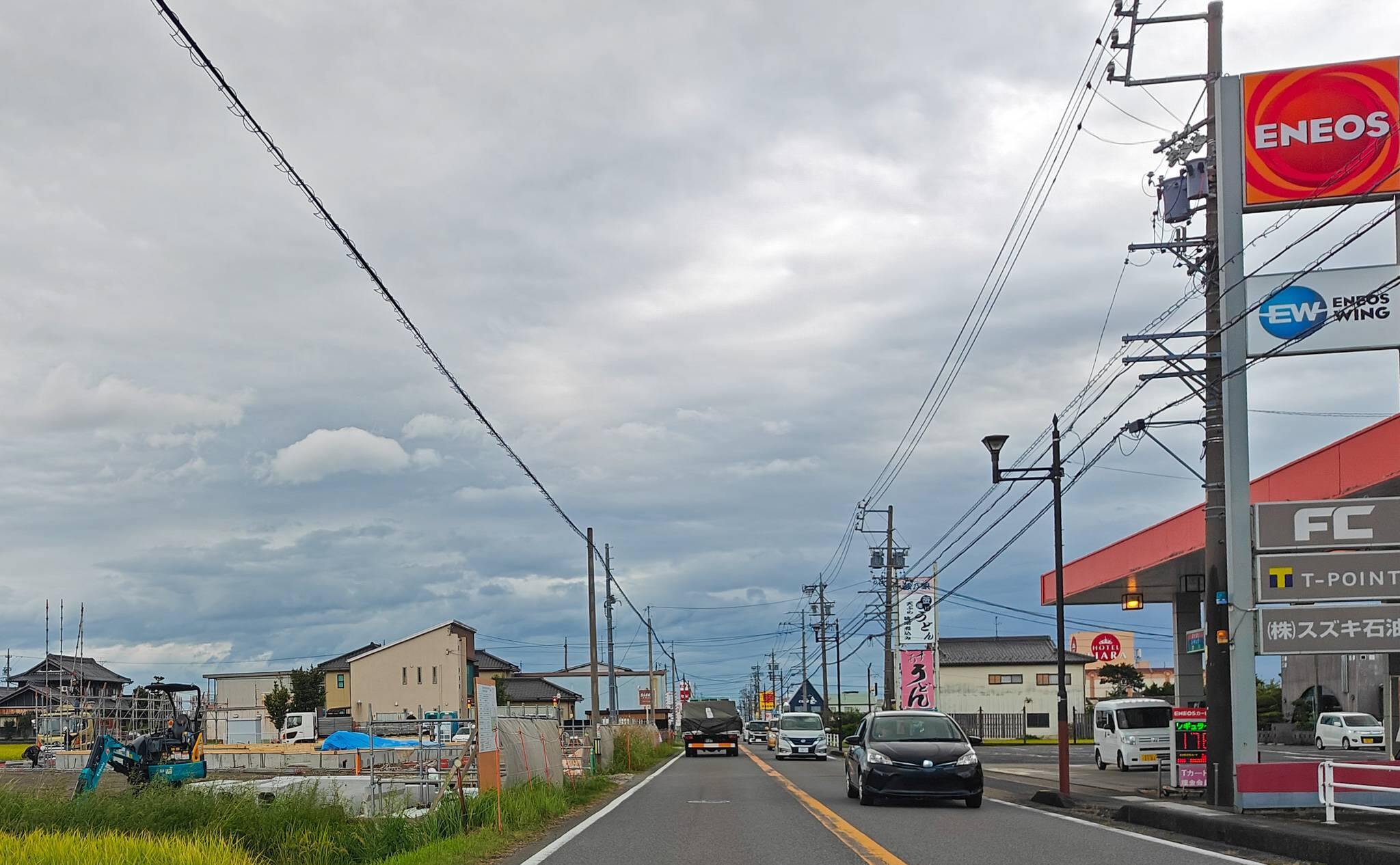 マクドナルド海津店予定地とENEOSの店舗（2025年9月撮影）
