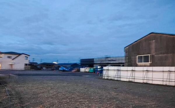 マックスバリュ高浜呉竹店の店舗前の駐車場のエリア(2025年10月撮影)