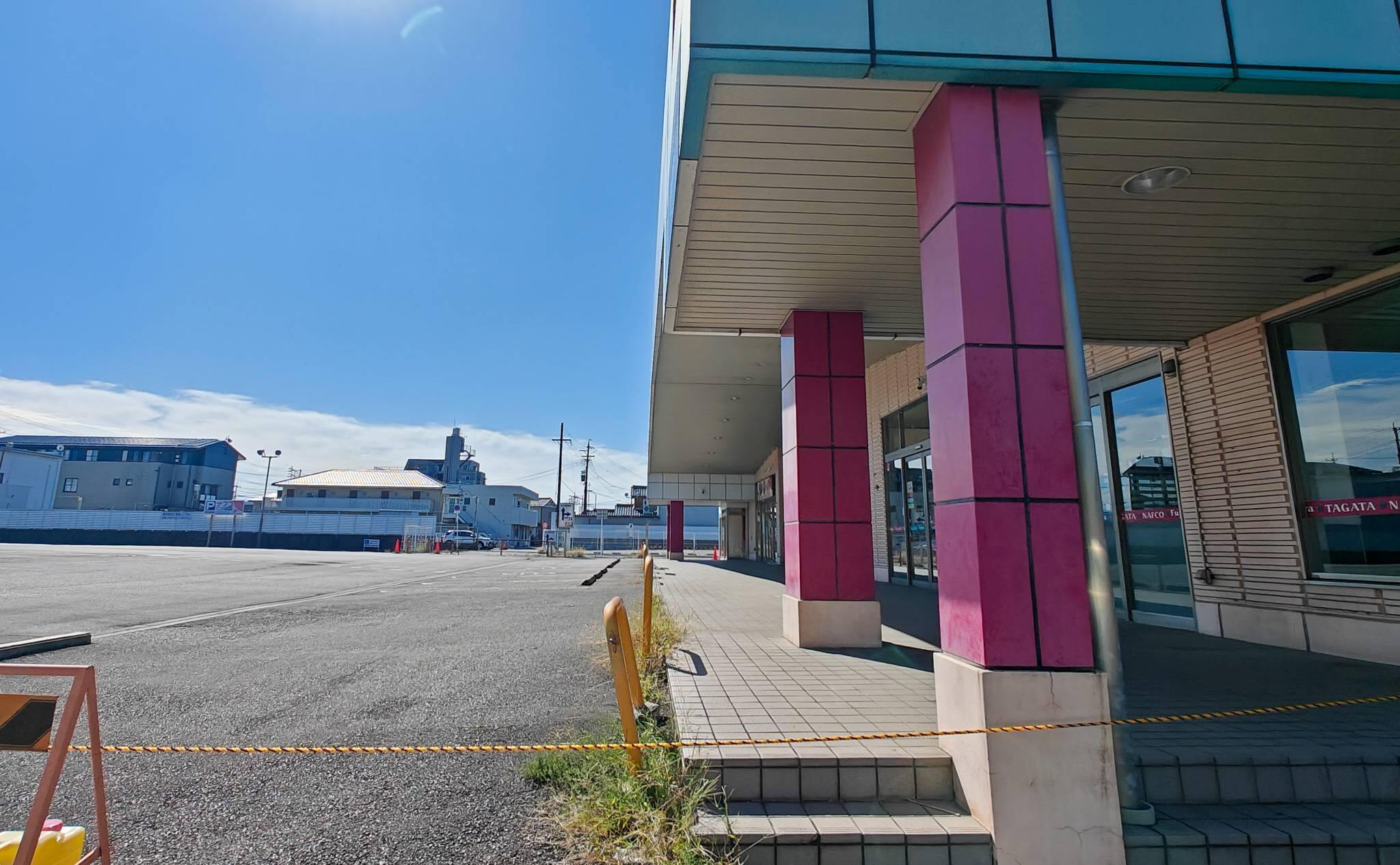 カネスエ田県店の出店するナフコ田県店跡地の外観（2025年11月撮影）