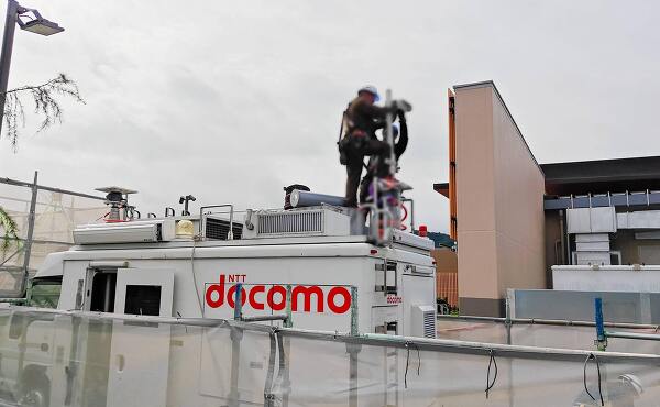 三井アウトレットパーク岡崎店にやってきたドコモの移動基地局(2025年11月撮影)