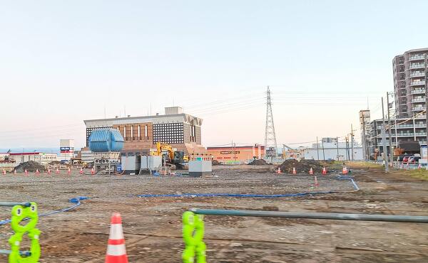 アクロスプラザ富山掛尾店のB街区の工事現場の風景(2025年11月撮影)