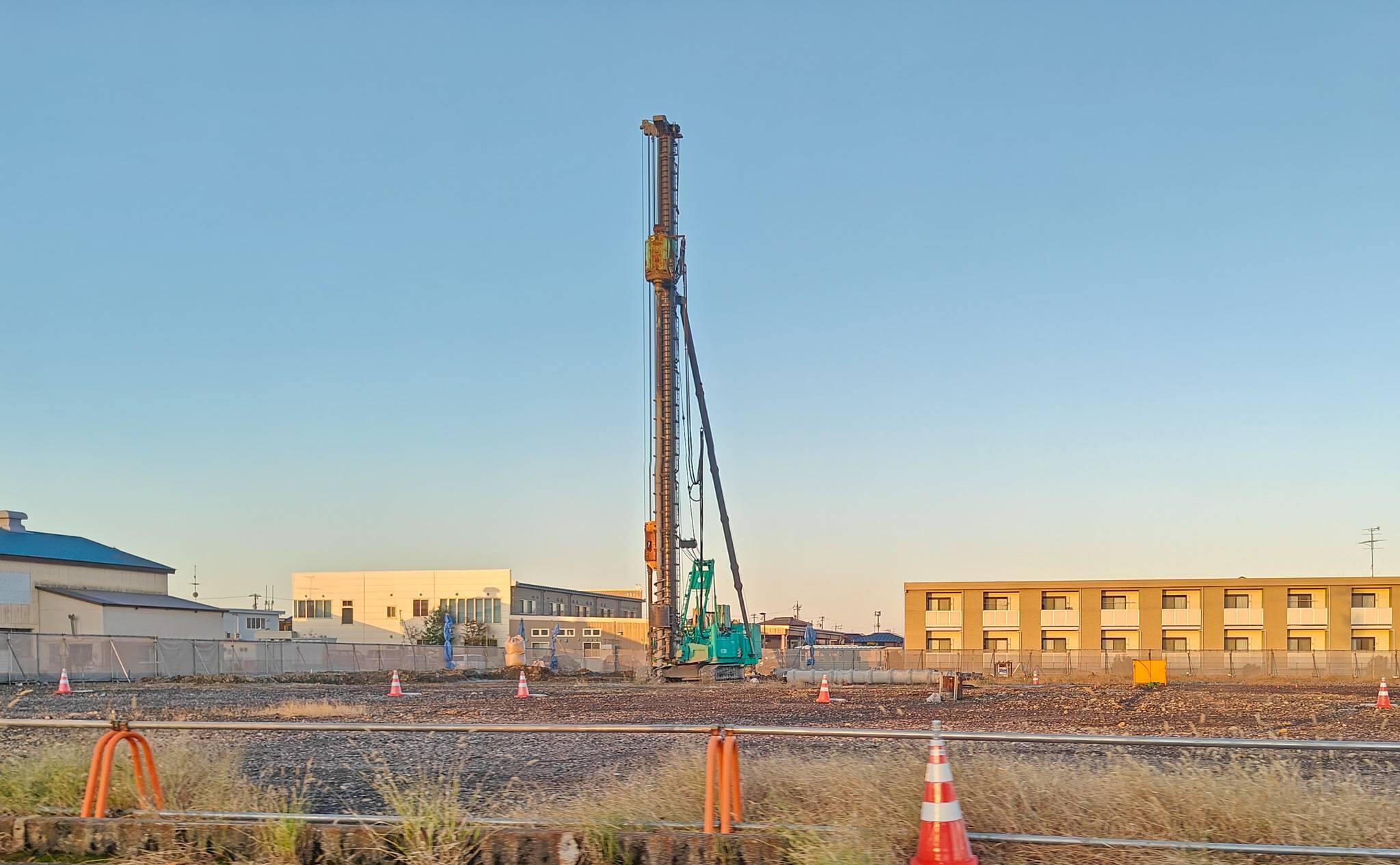 工事が始まったばかりのラ・ムー富山岩瀬店の予定地の様子（2025年11月撮影）