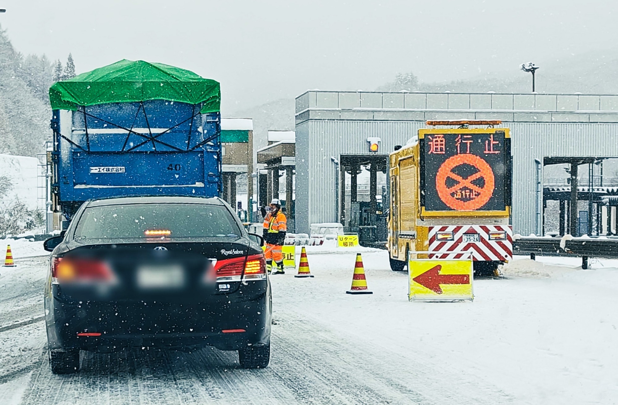 名神高速など大雪で通行止めへ 18日午後から実施の画像