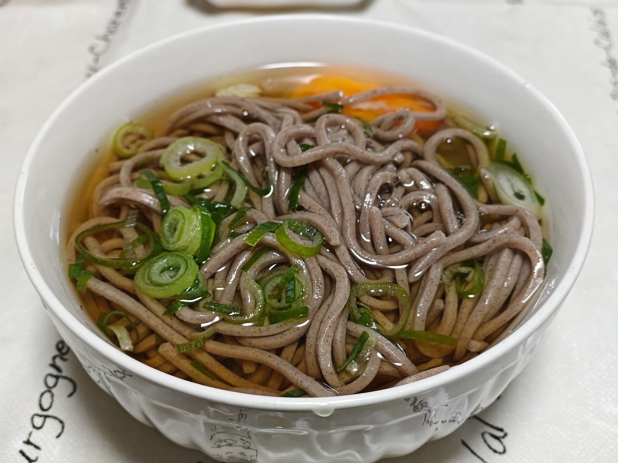 本日のお昼はかけそば！の画像