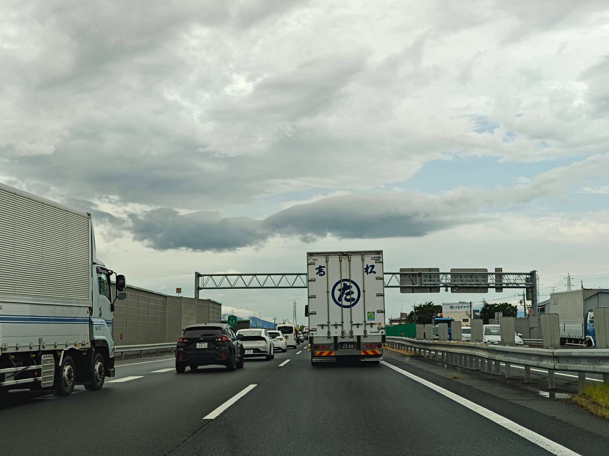 名神 一宮IC～JCT間 下りも6車線化への画像