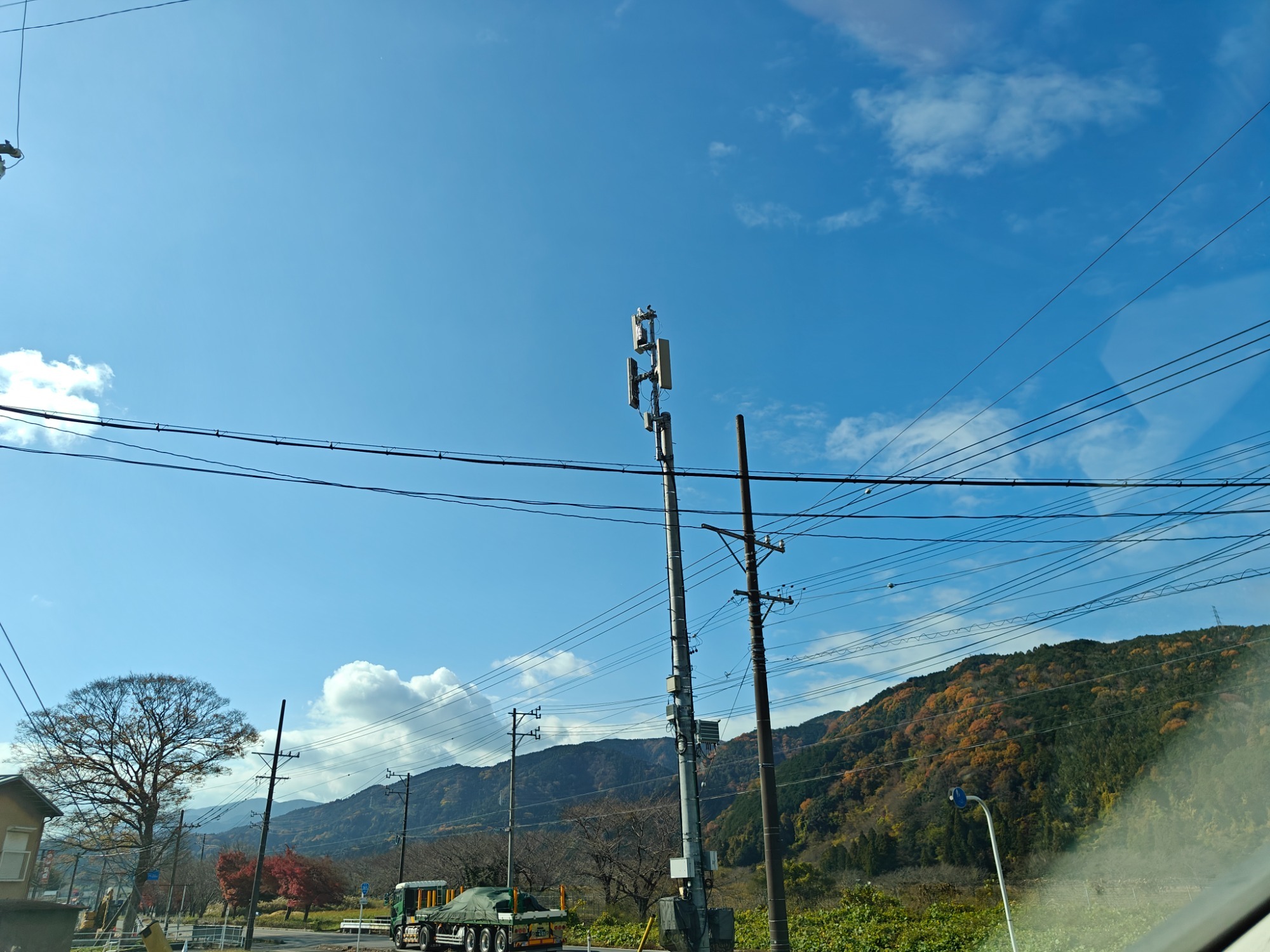 目の前に楽天モバイルのの画像